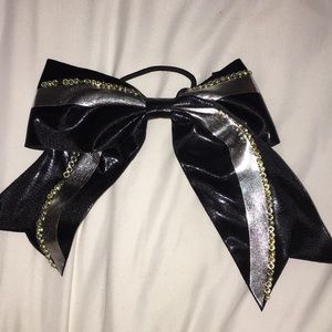 Cheer bow